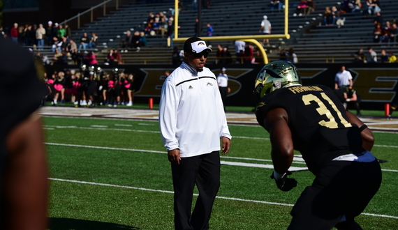 Syracuse football running backs coach Mike Hart leaving for Indiana