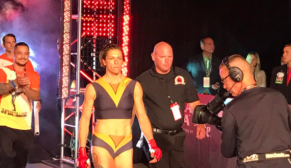 Syracuse’s Colleen Schneider’s homecoming goes awry at Bellator 182