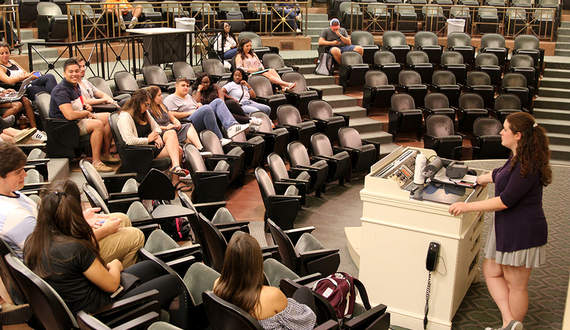 Professor asks Student Association to support pledge of divestment from companies that serve private prisons