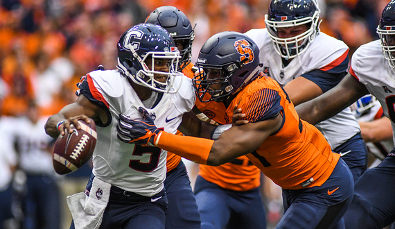 Dominant pass rush, more fast reactions from SU’s 51-21 win over UConn