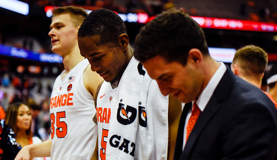 Jalen Carey makes debut against Eastern Washington after missing 3 weeks with ankle sprain