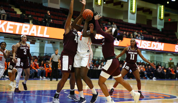 3rd quarter spurt keys No. 18 Syracuse’s win over No. 20 Texas A&#038;M