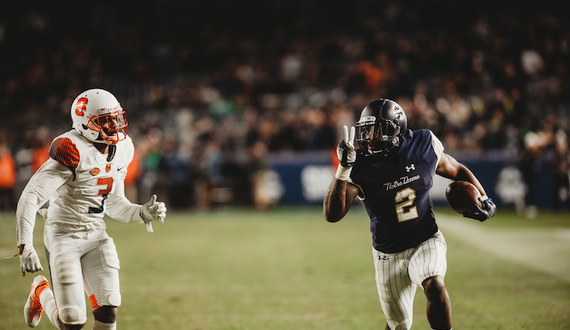 No. 12 Syracuse crumbles in season’s big test; gets crushed, 36-3, by No. 3 Notre Dame