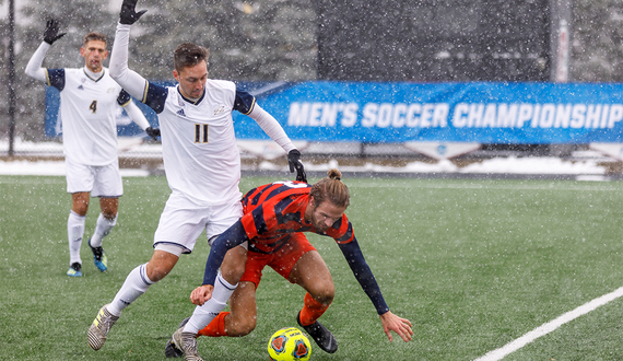 Syracuse doesn’t finish chances in season-ending loss to Akron