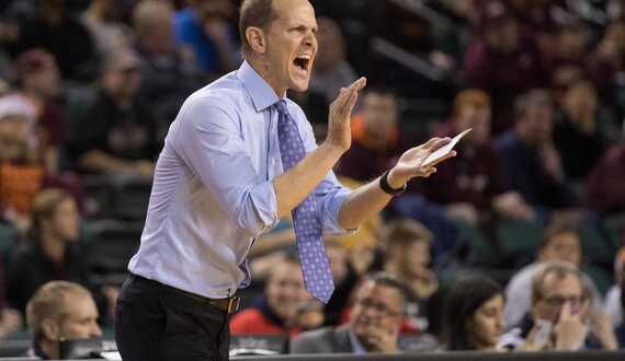 For a night, Washington’s Mike Hopkins was the same coach Syracuse fell in love with