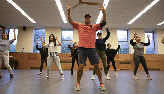 Roberto Perez teaches Latin-style dance, Spanish classes at SU