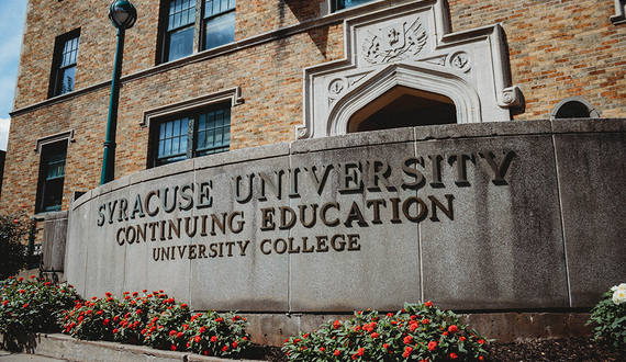 SU developing online programming following national trend