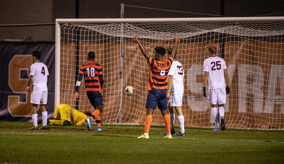 Syracuse’s high pressure overwhelms Connecticut in 1-0 win