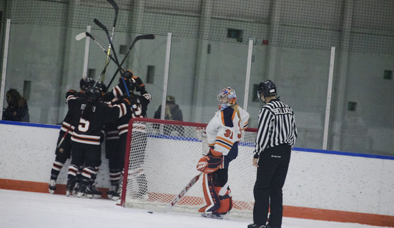 Syracuse controls 1st period, but loses to RIT, 7-4