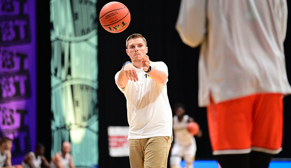 How former SU basketball manager Kevin Belbey created Boeheim’s Army