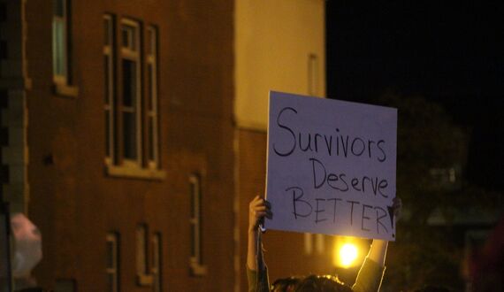 Hundreds protest outside IFC chapter houses Tuesday alleging sexual assault