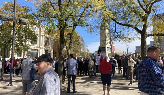 Members of Syracuse’s Italian community hold wreath laying honoring Columbus