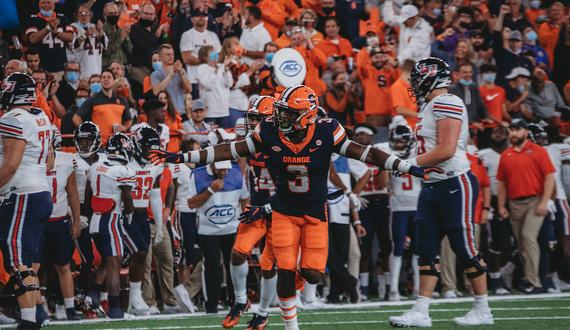 Syracuse linebacker core uses ‘mob mentality’ to revamp defense