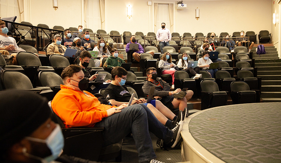 SA members debate permanent test-optional admissions policy for SU