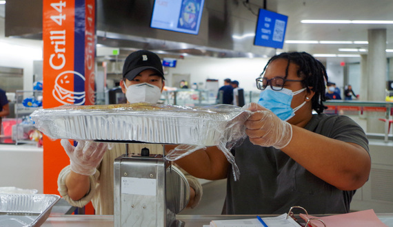 Students of SU’s Food Recovery Network donate leftover food to local residents