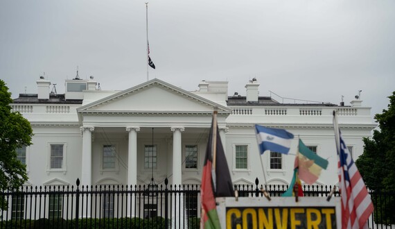 It’s imperative to keep up with current events. Here are 4 ways to do so over break