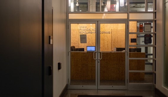 The cost of attendance at Syracuse University is not worth it