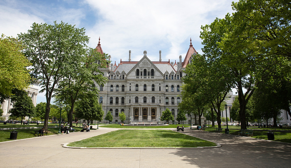 Gov. Hochul announces New York will phase out gas-only vehicle sales by 2035