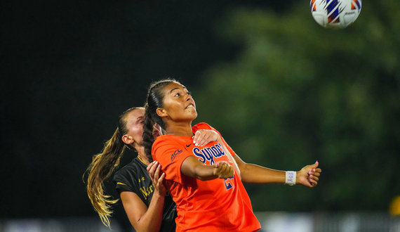 Syracuse women’s soccer remains unbeaten with 1-0 victory at Northwestern