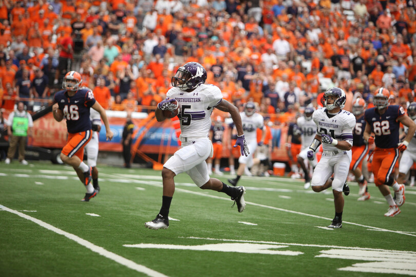 Strong play by Mark helps give Northwestern 21-13 lead over Syracuse at halftime