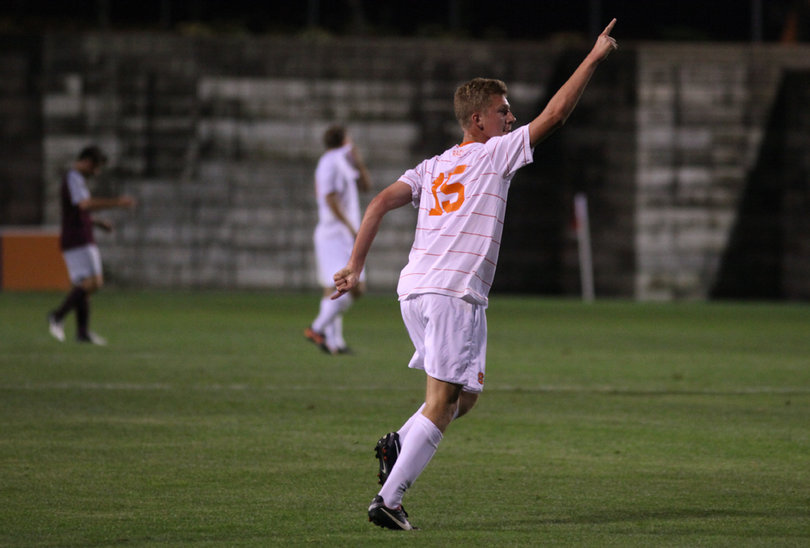 Syracuse 6, Colgate 0