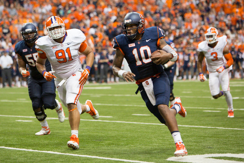 Hunt rushes for a first down. 