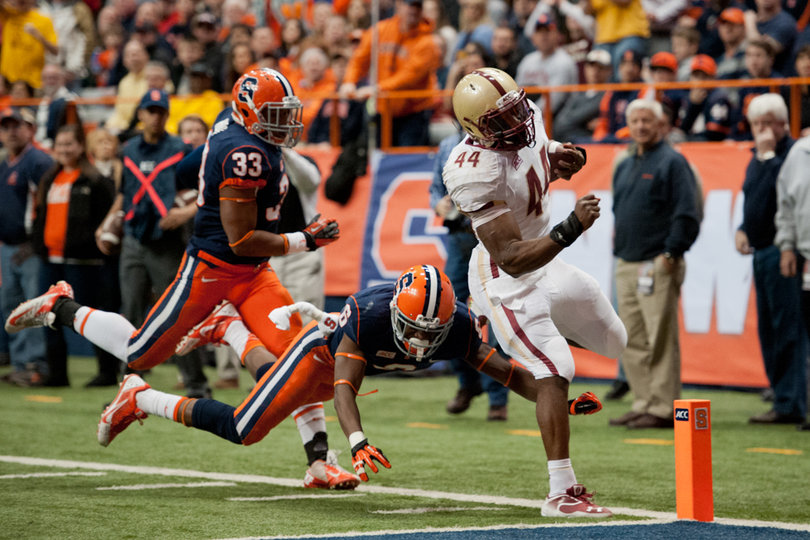 Williams scampers into the end zone for a 26-yard touchdown run. After a slow day, the stud back left in the third quarter with a shoulder injury. 