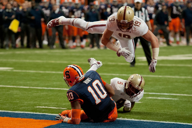 Hunt plows into the end zone for a 1-yard rushing touchdown just before halftime. 