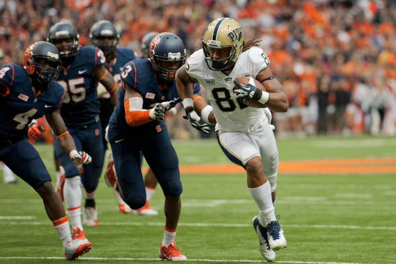 Panther tight end Manasseh Garner runs by the SU defense.