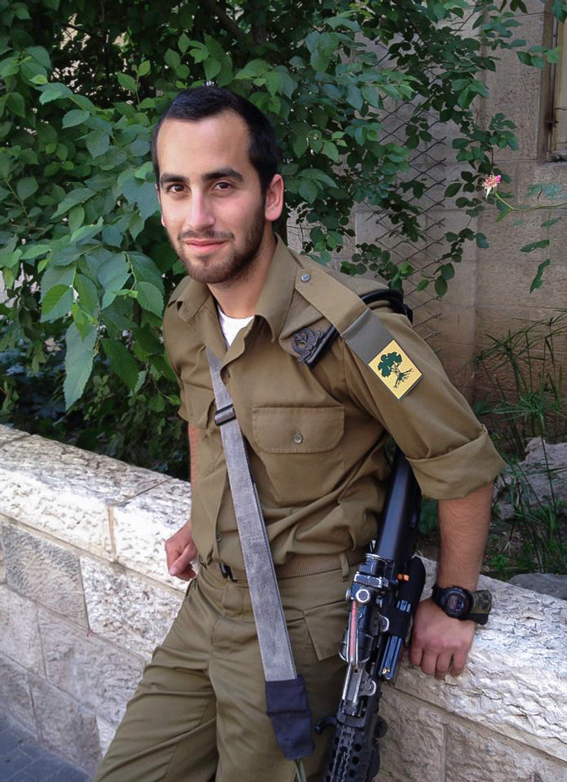 Rush made up his mind to join the IDF even before attending SU. 