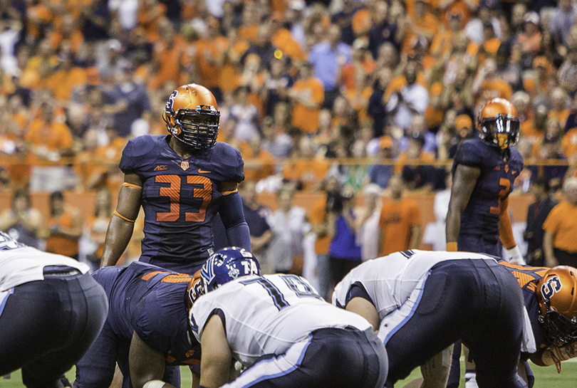 Hodge finds voice as Syracuse&#8217;s new starting middle linebacker