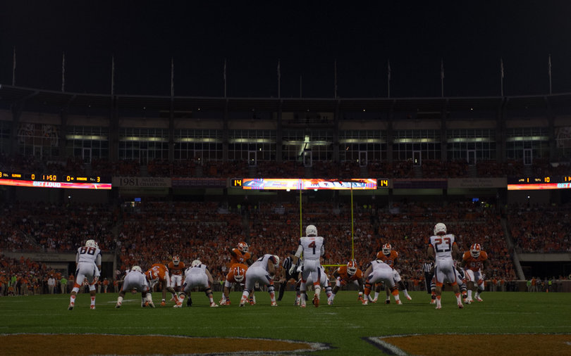The Syracuse offense lines up for a play in its 16-6 loss at Clemson on Saturday. 