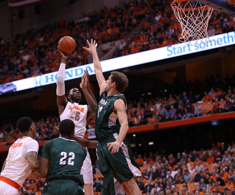 Guard scoring, strong defense helps Syracuse to uninspiring 70-37 win over Loyola