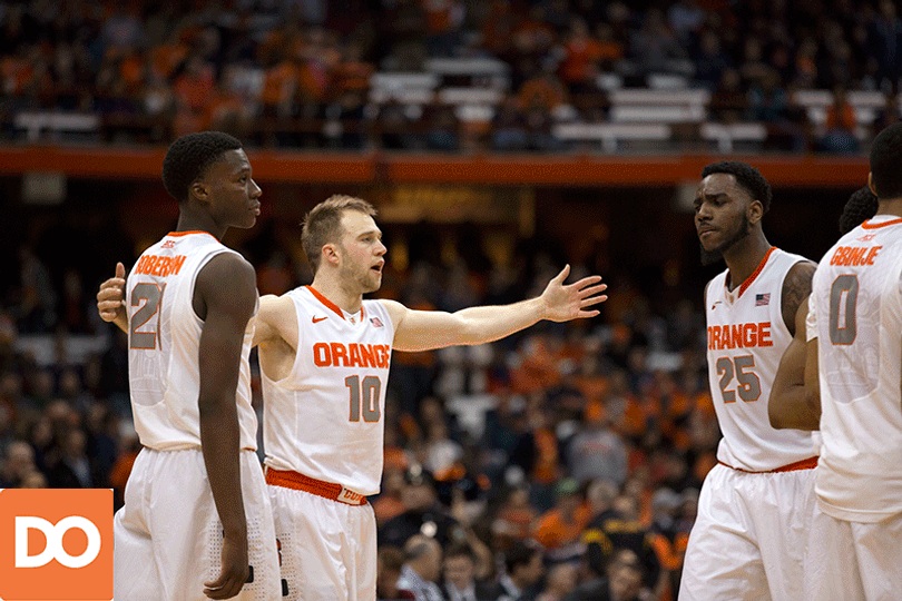 SU huddles together during its overtime victory over the Demon Deacons.