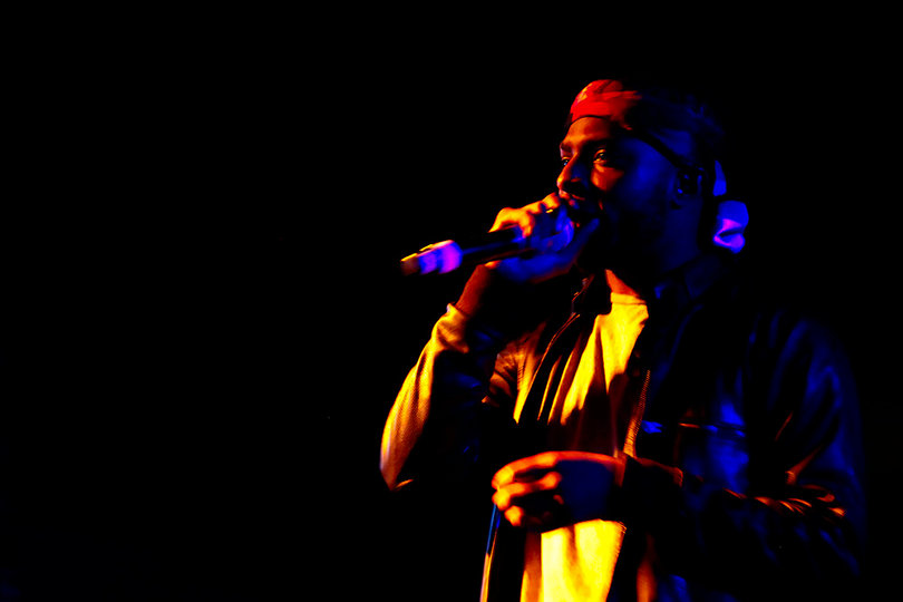 Isaiah Rashad *entered Schine Underground and caused the audience to go wild. He jumped on stage and began his set with “Ronnie Drake.”