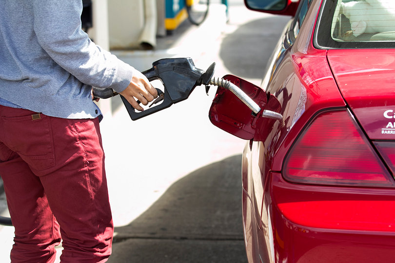 Jeff Pelton, a senior petroleum analyst for Gasbuddy.com, said people can expect an average price of about $2 per gallon of gas this winter.