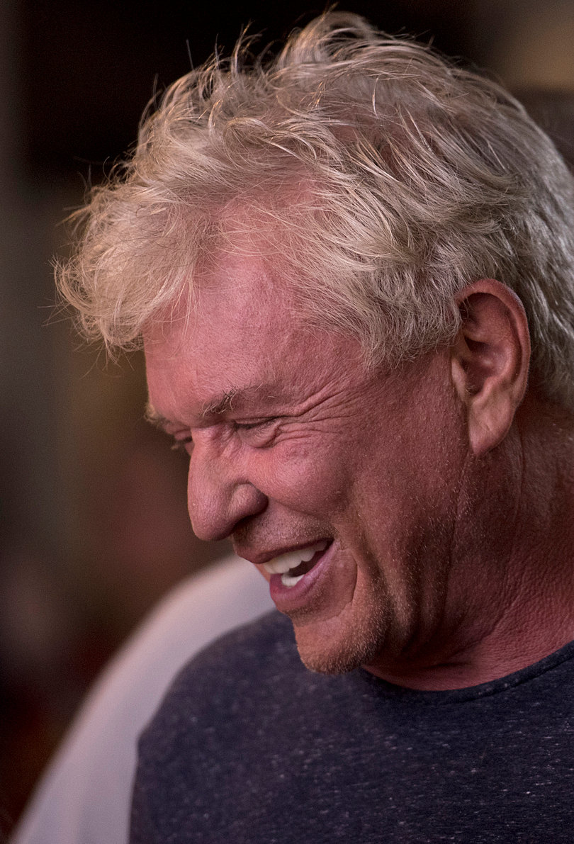 Tom Berenger plays the lead role in the film. 