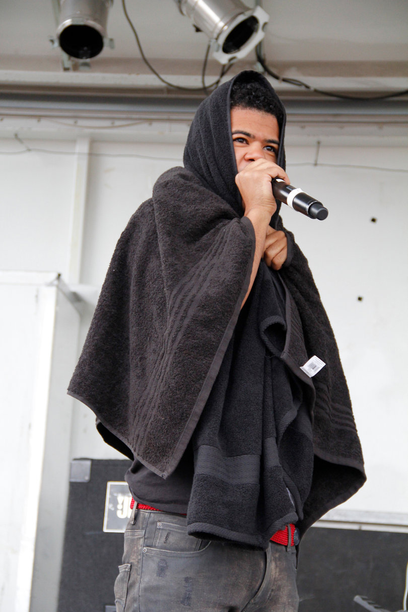 iLoveMakonnen performed on the indie stage on Sunday. At the beginning of his song “I Don’t Sell Molly No More,” the sound cut out and the artist experienced technical difficulties. iLoveMakonnen, whose real name is Makonnen Sheran, handled the situation gracefully, hopped down and took fan photos offstage. 