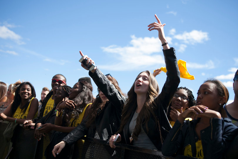 Fans enjoy The Neighbourhood's set at the main stage.
