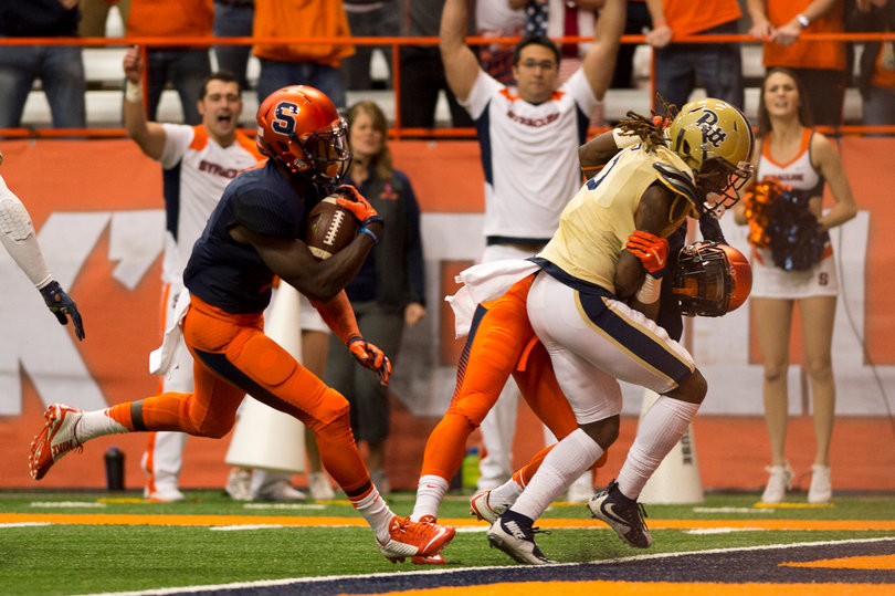 Philips scores his only touchdown of the game and one of SU's two in the game. 