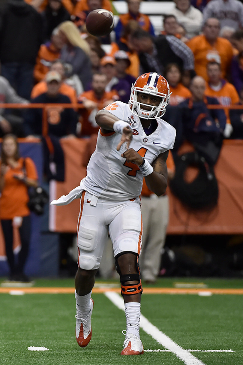 Watson throws a screen pass.