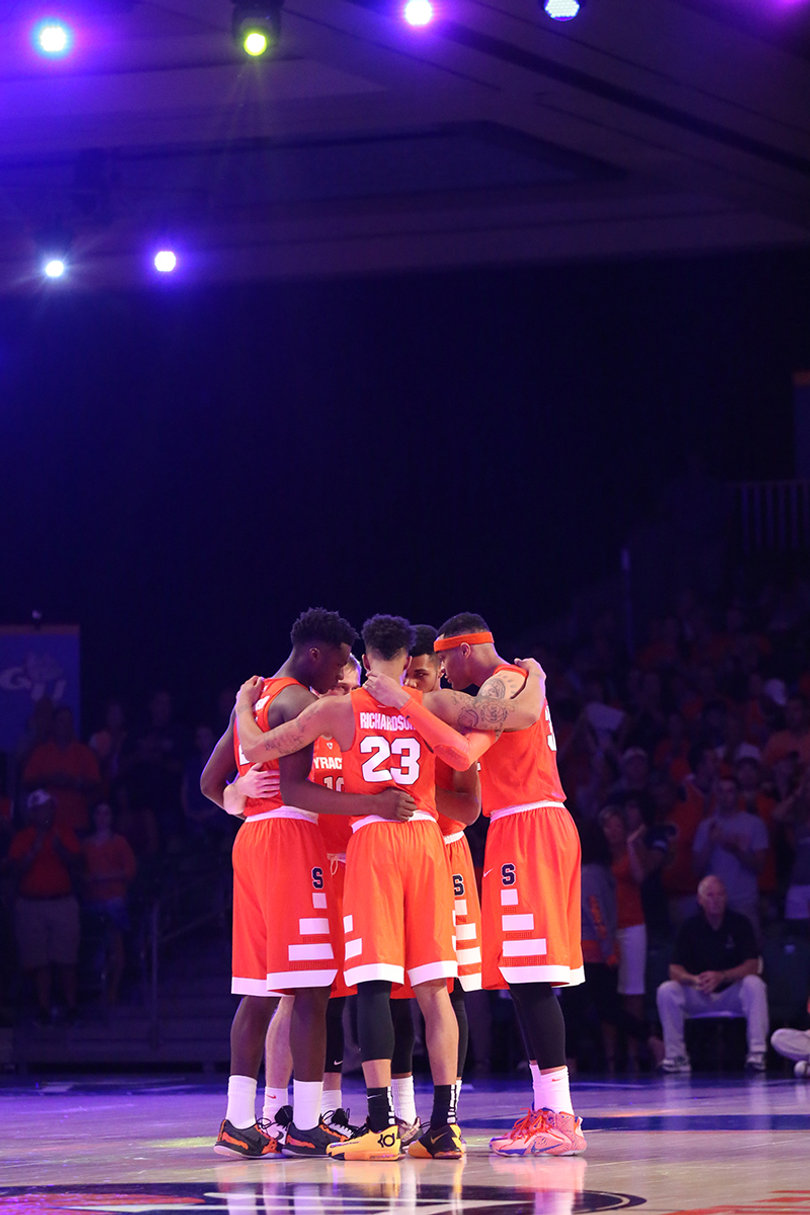 Guard Malachi Richardson (23) and his teammates huddle up in the first half of the Battle 4 Atlantis championship game. 