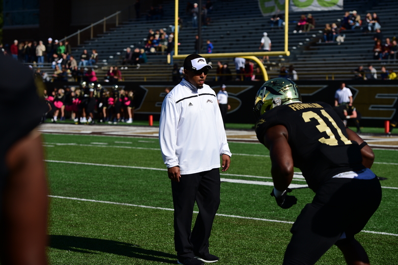 Syracuse football reportedly hires former Onondaga Central High School RB Mike Hart as running backs coach