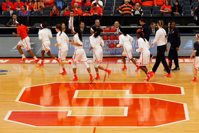 Syracuse sprinted to the locker room at halftime with a 40-33 lead.