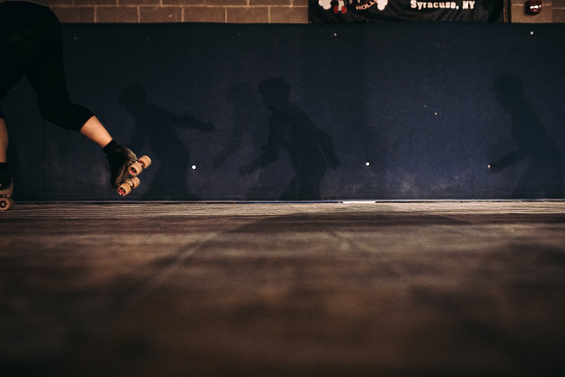 Bouts are held on a flat, oval-shaped track. There are also leagues that bout on sloped tracks.