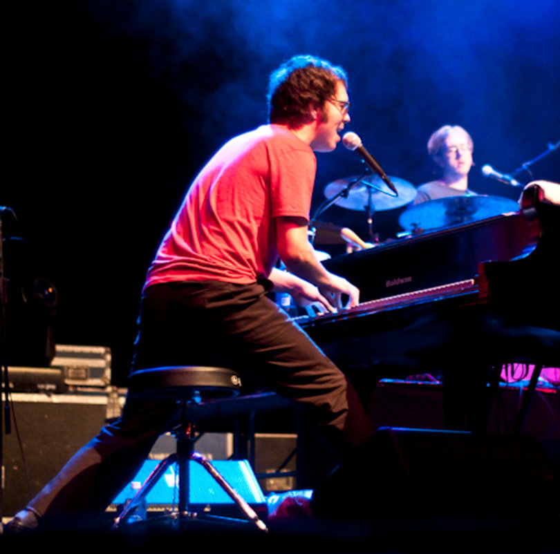 2009 | Ben Folds and Guster co-headlined the show. Folds performed an interactive set, singing and playing the piano, while teaching the audience musically as he went along.