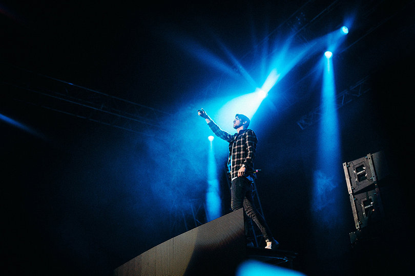Along with the crowd, Draw Taggart fist pumps to The Chainsmokers' beats.