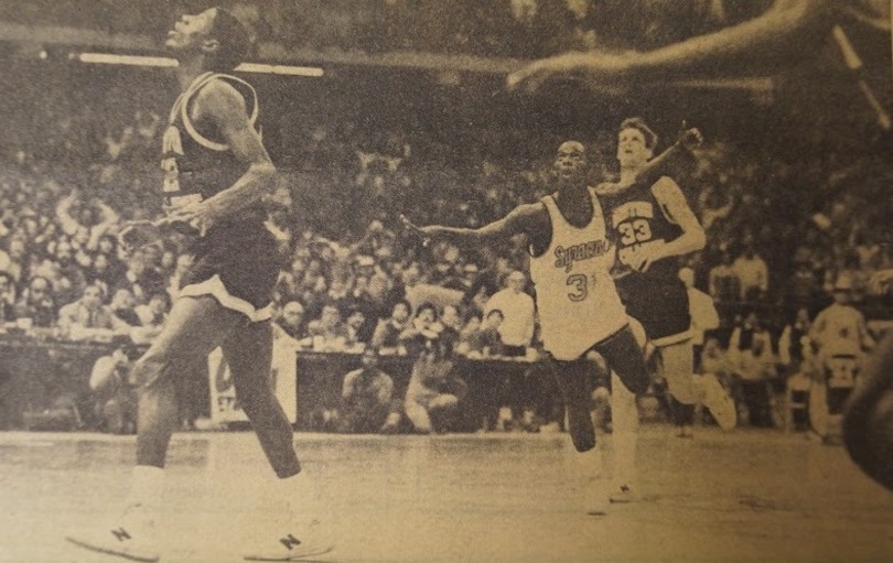 WATCH: Pearl Washington hits game-winning halfcourt buzzer-beater as freshman