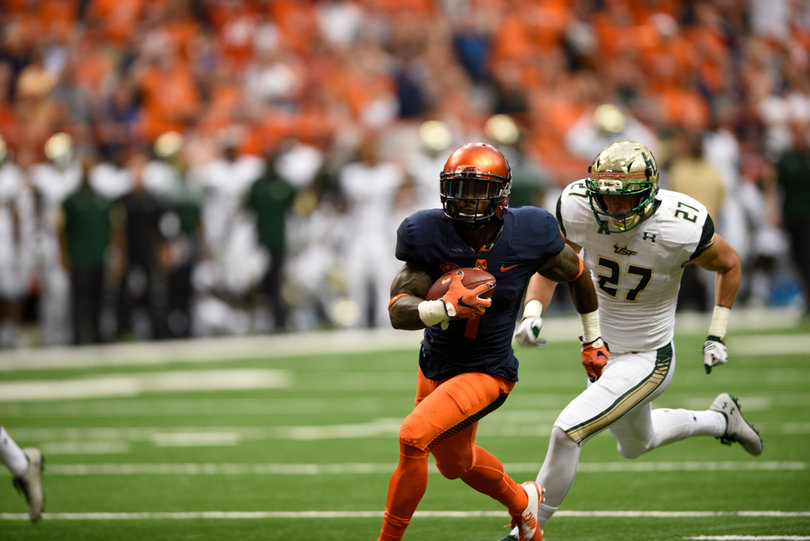 Brisly Estime breaks away from defenders and capitalizes on the open space in front of him.