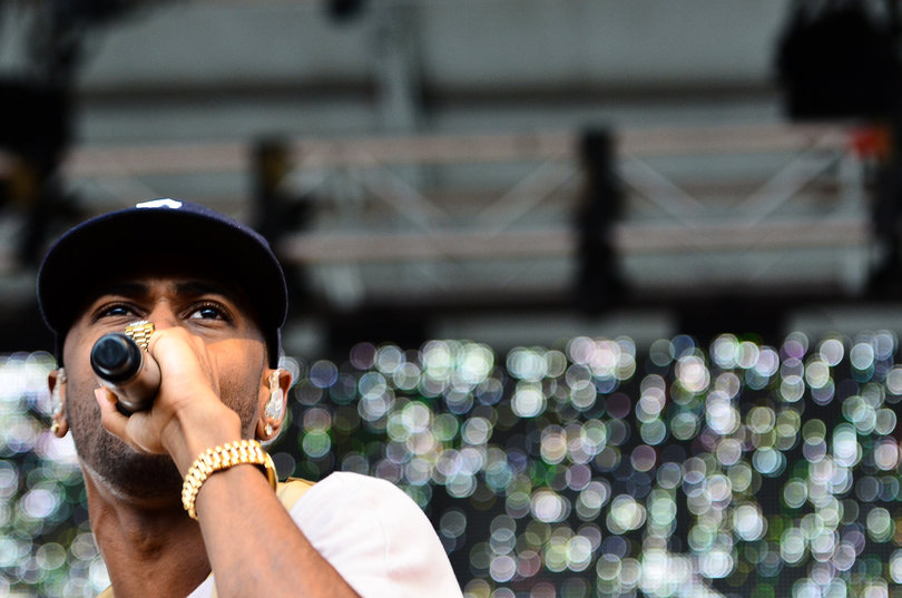Big Sean closed out the show to a full crowd, bouncing around the stage while flipping between life advice and song lyrics. 
